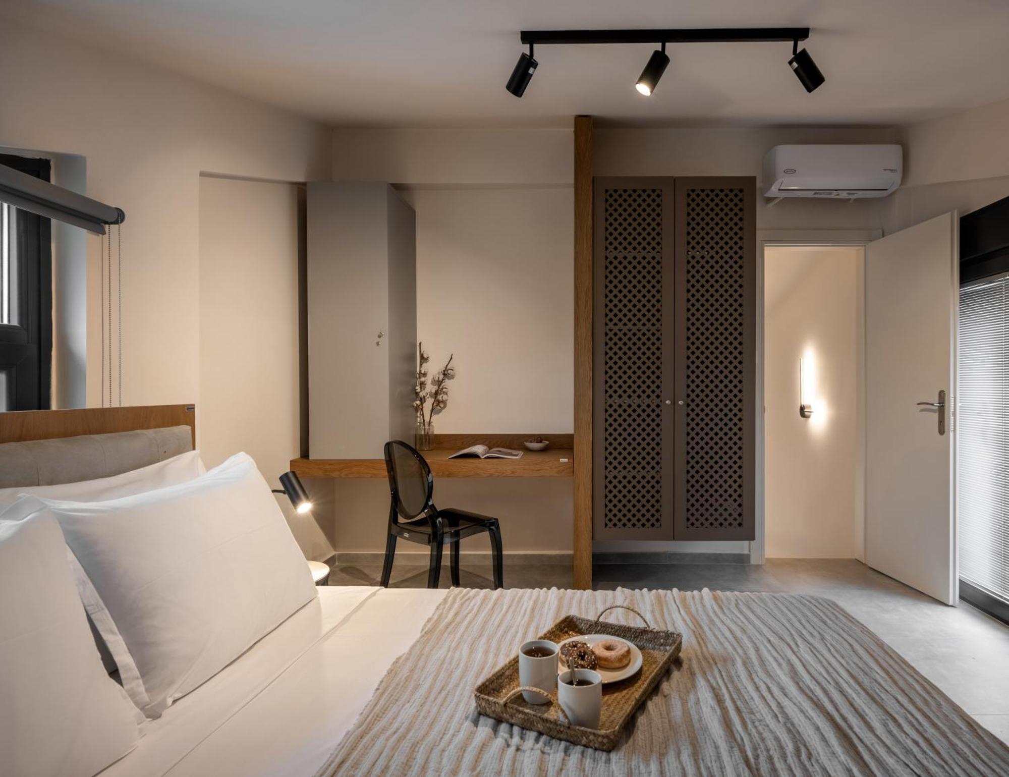 Iris Suites Nikiti Eksteriør billede