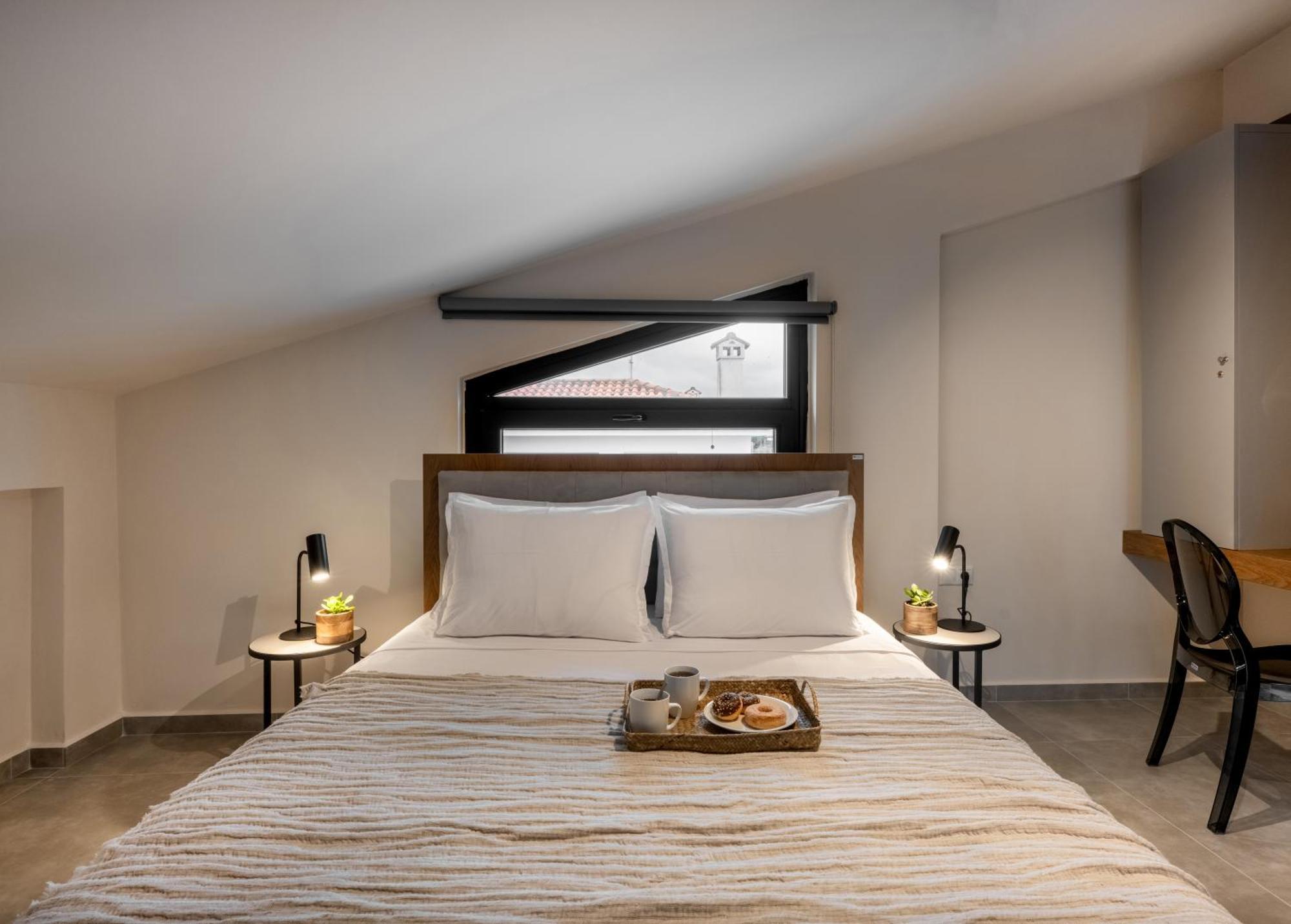 Iris Suites Nikiti Eksteriør billede